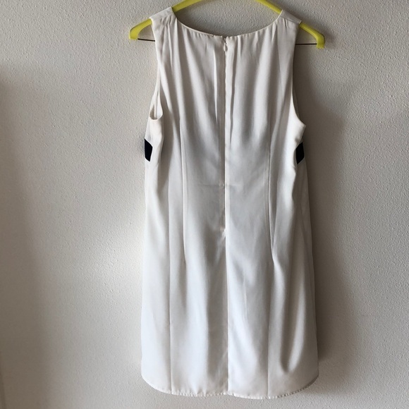 White Francesca’s dress summer - Picture 3 of 3